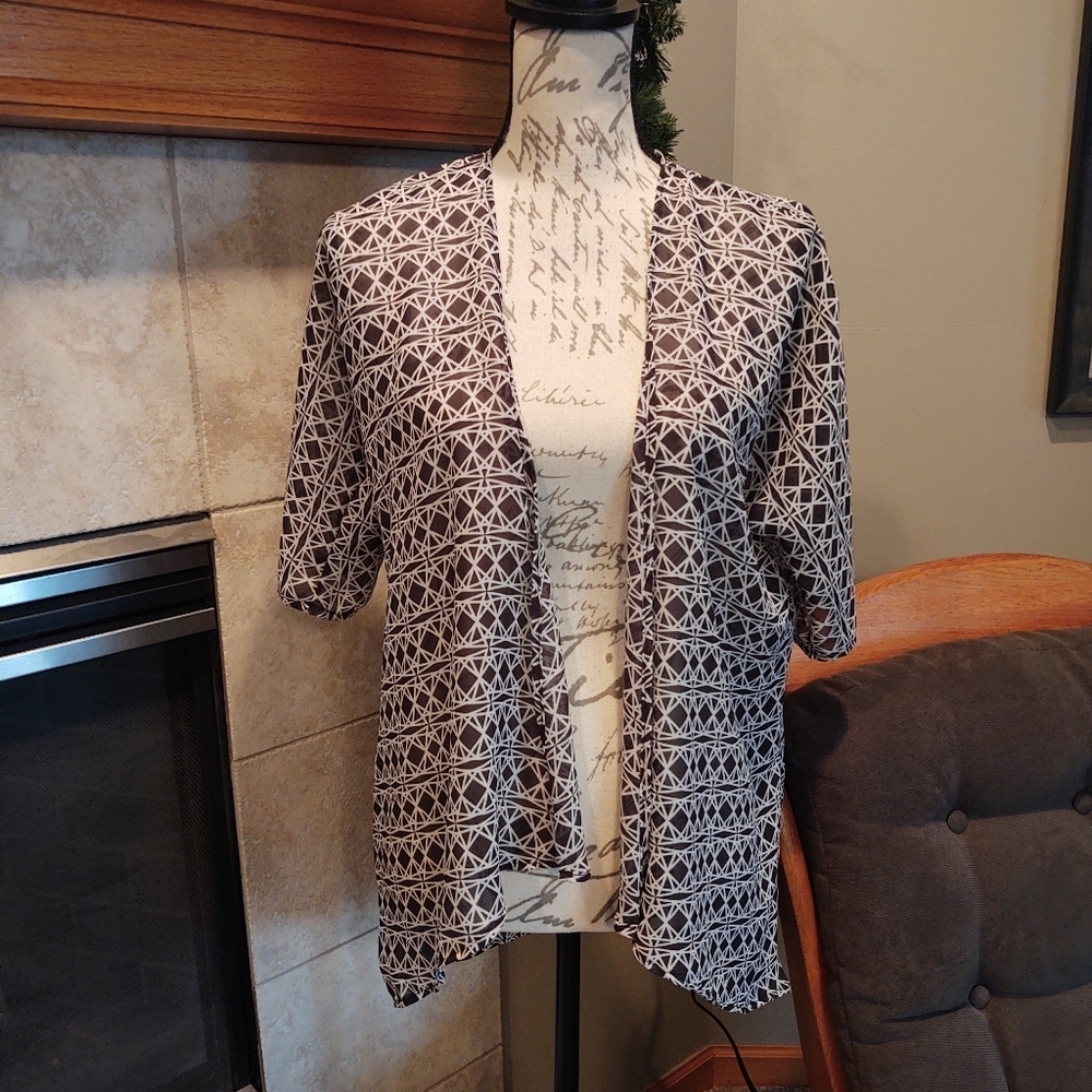 💥3/$20LuLaRoe size 3 (fits an adult size small/medium) Kimono! - Picture 4 of 8